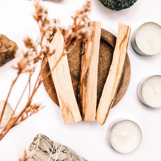 Purifier et recharger palo santo et sauge