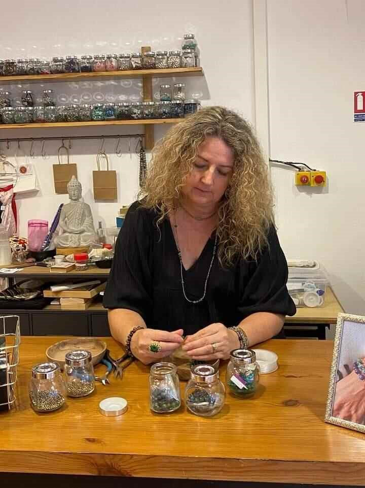 Carole créatrice bijoux en pierres naturelles
