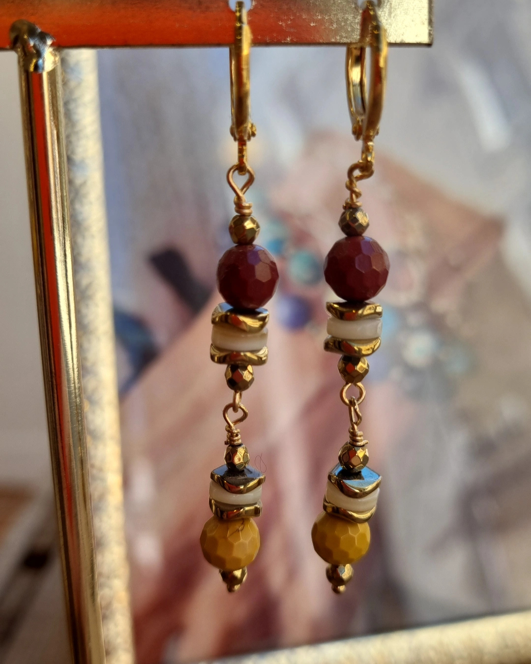 Boucles d'Oreille DOREEN Jaspe mokaîte, nacre et hématites dorées