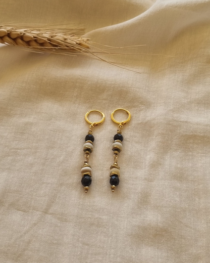 Boucles d'oreilles Doreen Onyx, nacre et hématites dorées